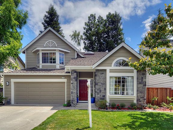 3rd image of 409 Camberly Way