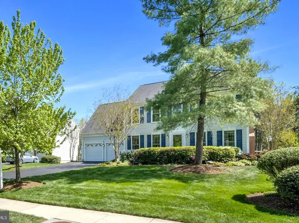 15427 Martins Hundred Dr, Centreville, VA 20120