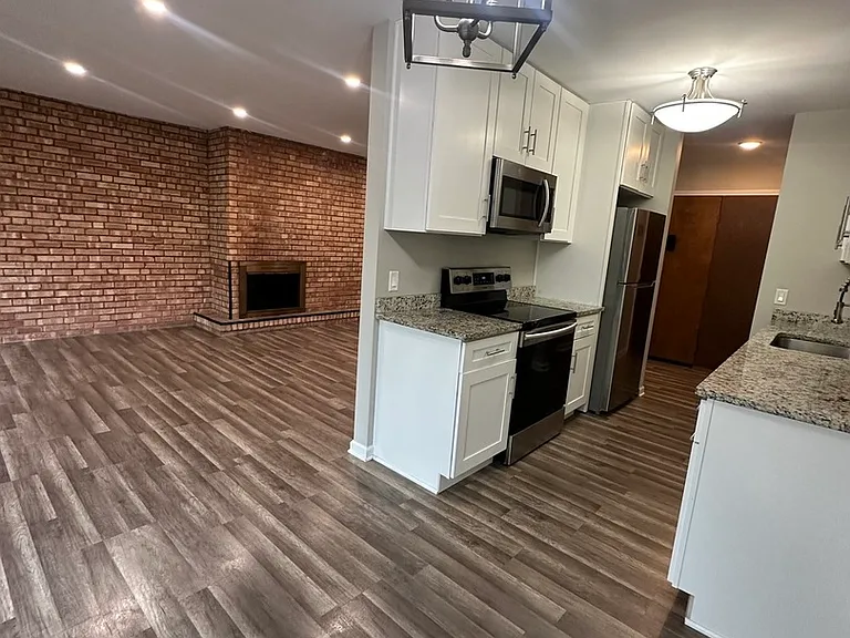 5500 Hillcrest Ln #129-2M — Photo 1