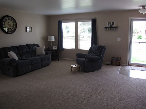 2nd image of 25114 Presidential Ave