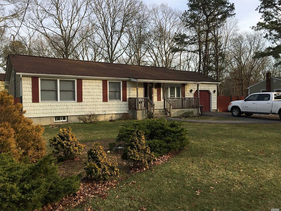1st image of 424 Sleepy Hollow Dr