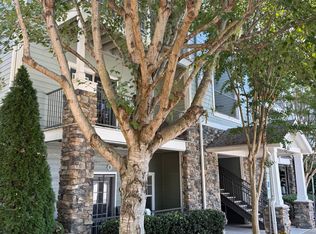 200 Vista Lake Dr APT 304, Candler, NC 28715
