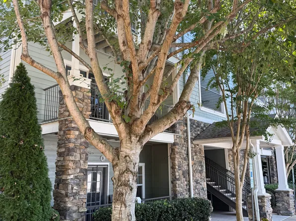 200 Vista Lake Dr APT 304, Candler, NC 28715