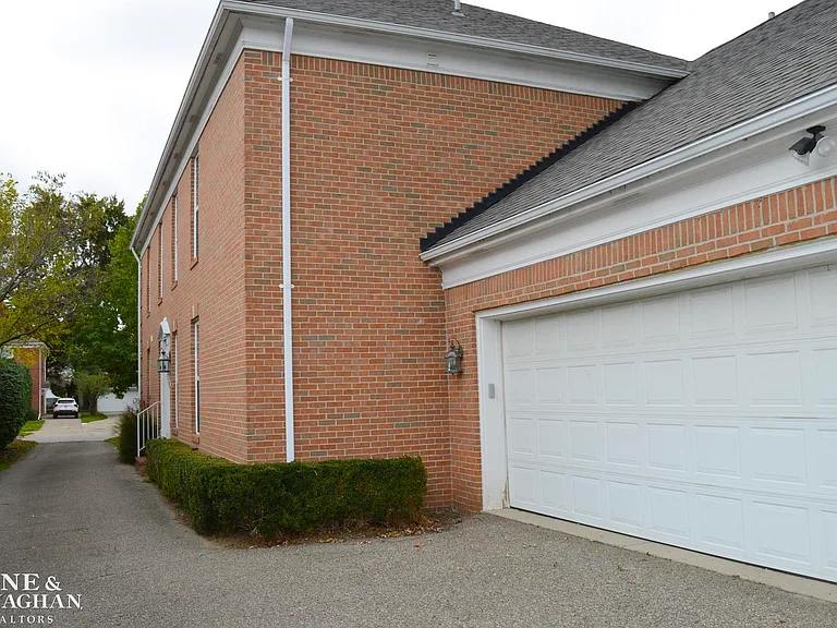 860 Neff Rd — Photo 33