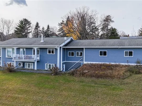 26 1st Ave, Plaster Rock, NB E7G 1N4