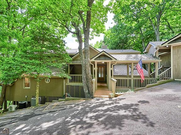 2nd image of 275 Ridgeview Dr