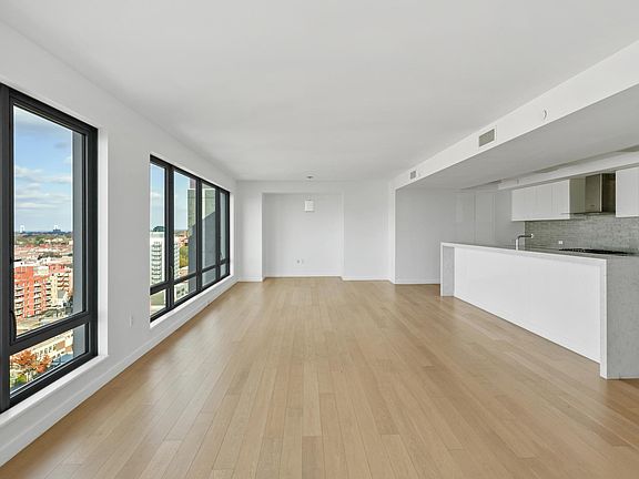 4th image of 13835 39th Ave APT 15H