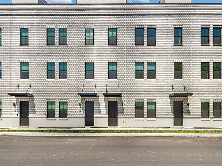1218 E Kay St #14 — Photo 5