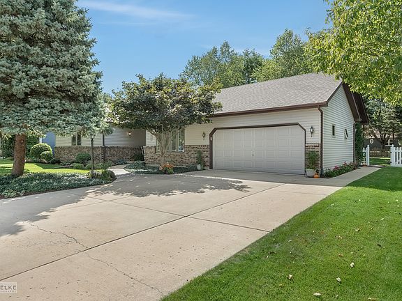 Oversized concrete driveway!