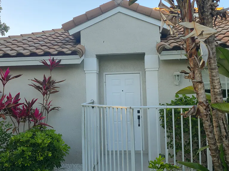 5612 NW 119th Way — Photo 6