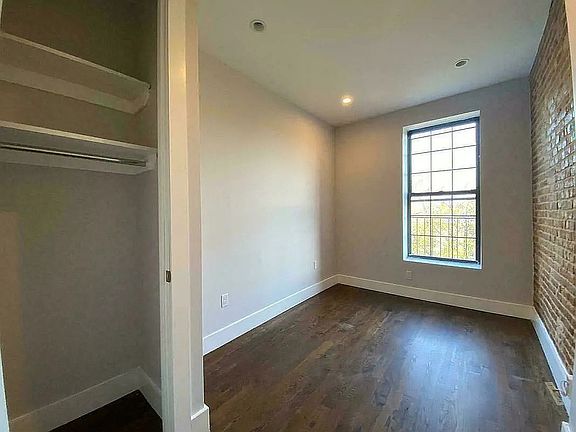 5th image of 558 Kosciuszko St #4L
