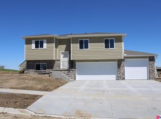 5700 W Redberry Ln, Lincoln, NE 68528