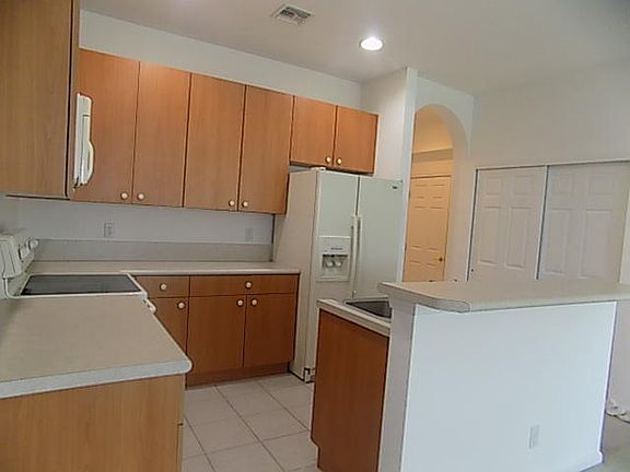 3rd image of 5427 SE Moseley Dr