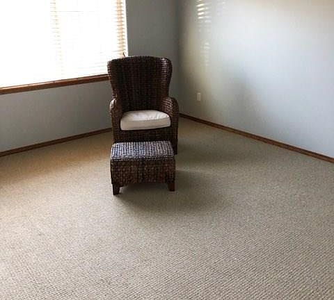 4th image of 8 Eliza Dr Unit A