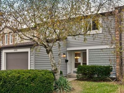 690 Lakeside Circle Dr, Wheeling, IL, 60090