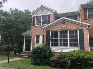 9093 Golden Sunset Ln, Springfield, VA 22153