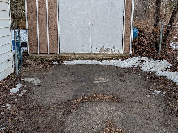 3rd image of 1004 Hamilton Rd