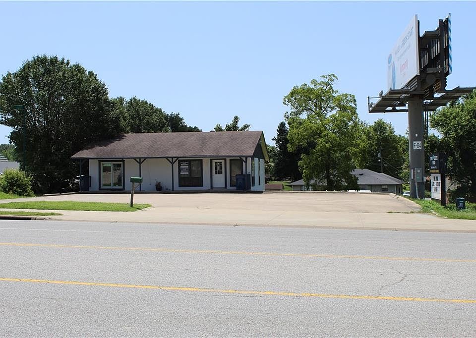 2nd image of 308 S Walton Blvd