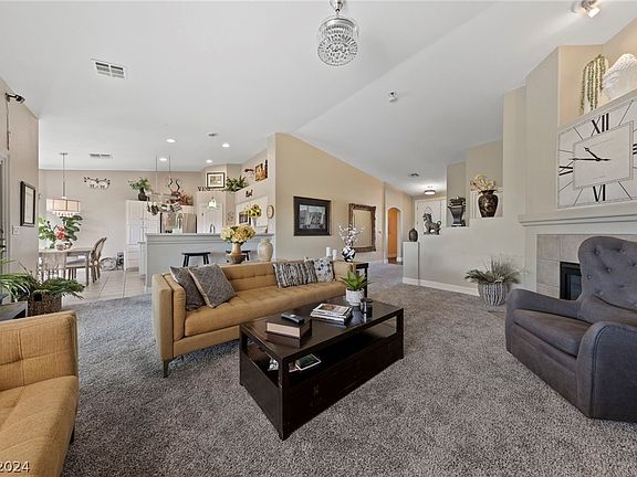 5th image of 10632 Piombino St