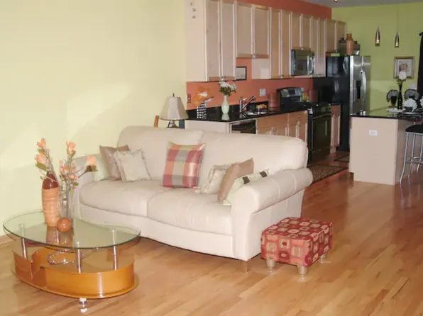 468 E 42nd St, Chicago, IL 60653