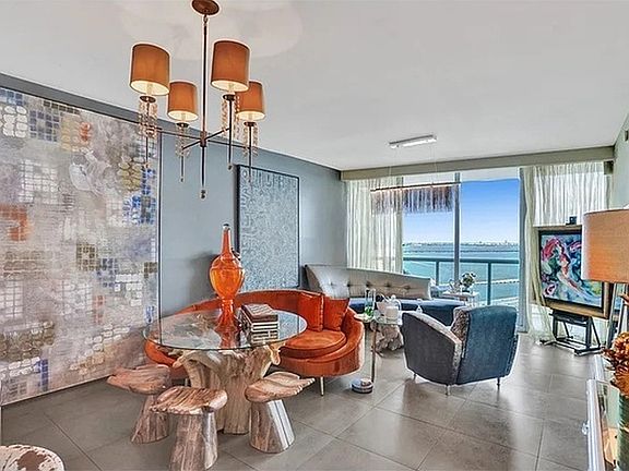 5th image of 887 Biscayne Blvd #3911