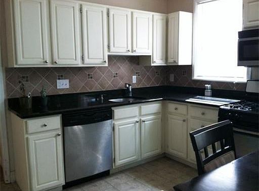 4th image of 42 Beech Glen St