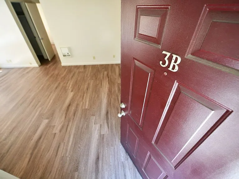 2535 Ellsworth St — Photo 2