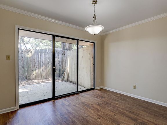 4th image of 54 N Church St APT 6
