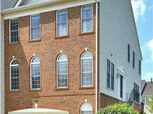 25844 Kirkwood Sq, Chantilly, VA 20152