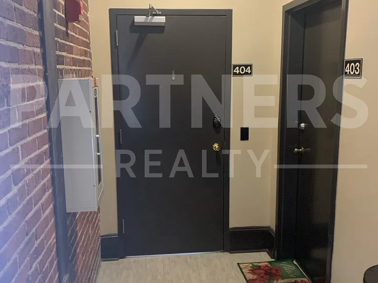 28 Monroe St #404 — Photo 18