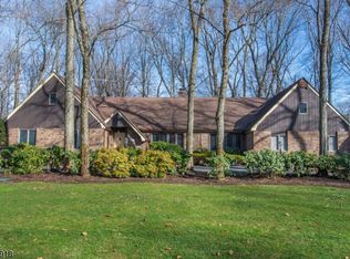 877 High Mountain Rd, Franklin Lakes, NJ 07417