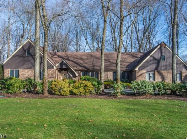 877 High Mountain Rd, Franklin Lakes Boro, NJ 07417