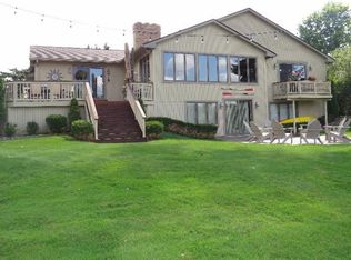 2340 Grove Park Rd, Fenton, MI 48430