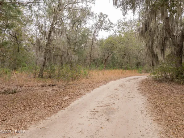 47 Osmunda St, Beaufort, SC 29907