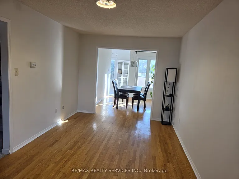 211 Ponymeadow Ter — Photo 12
