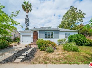 17735 Collins St, Encino, CA 91316