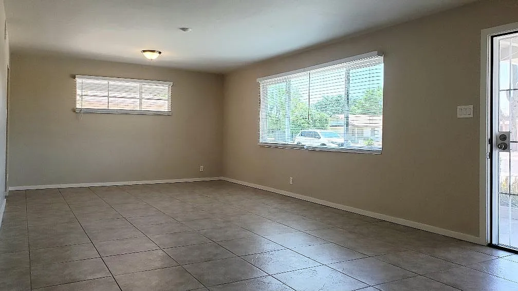 4 bed, 1678 sqft, $2,950 — Photo 4