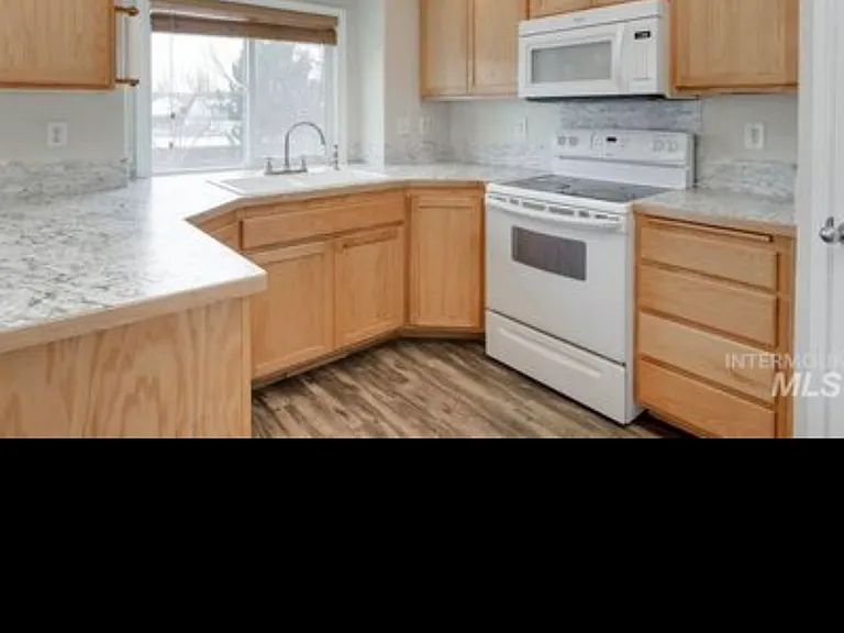 59 W Indian Rocks St — Photo 6