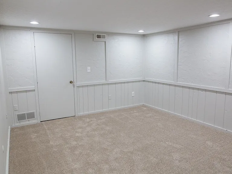 7778 Deercrest Ct — Photo 29