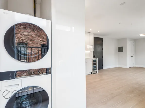 320 Linden Boulevard image 18 of 30