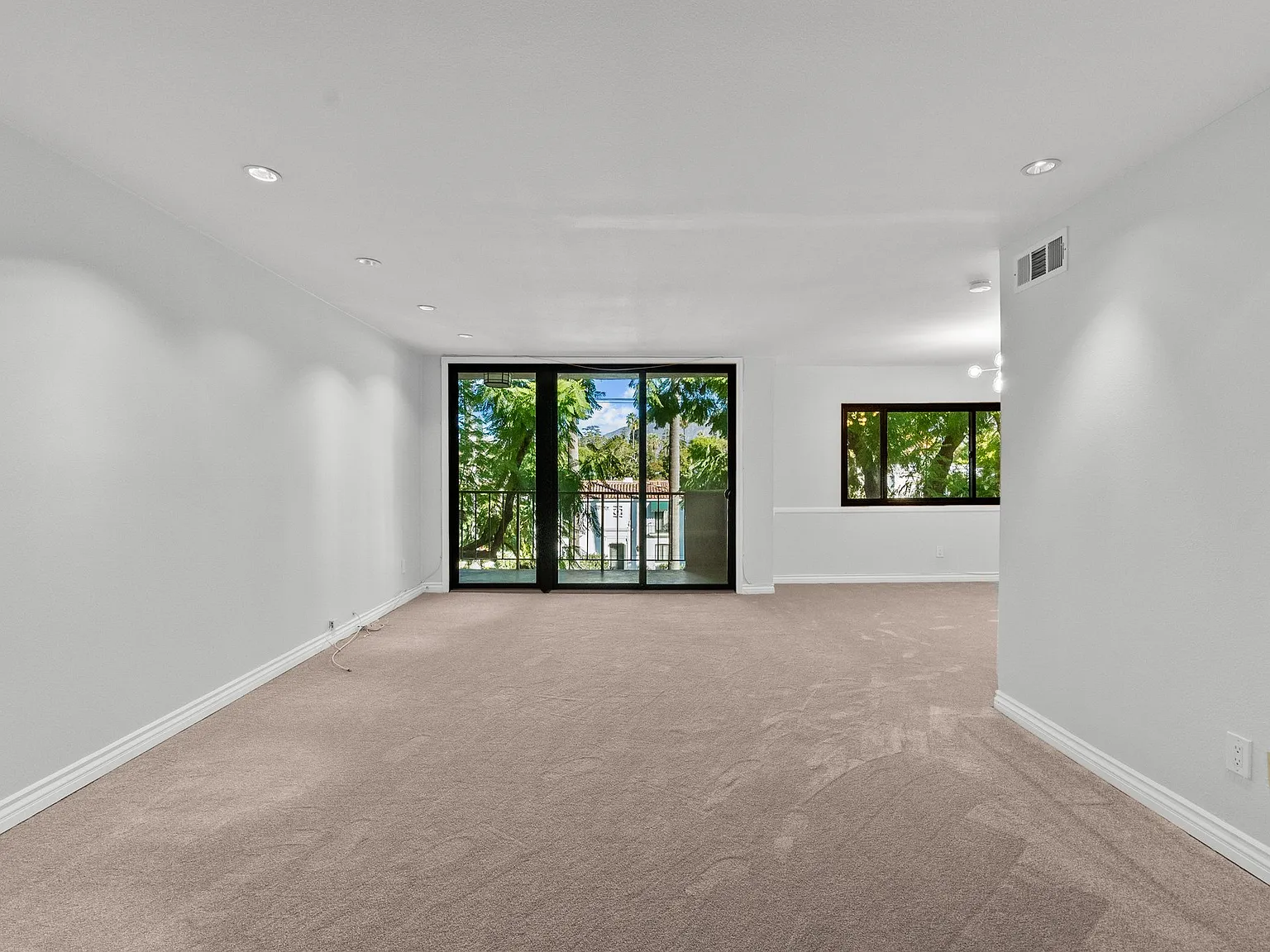 3 bed, 2.5 bath, 1671 sqft, $4,995 — Photo 3