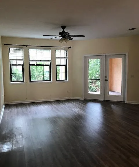 1914 Vista Cove Rd — Photo 10
