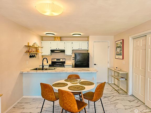 4th image of 13227 35th Ave NE APT 3