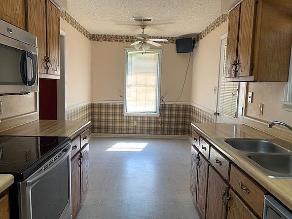 3rd image of 286 Walnut Dr