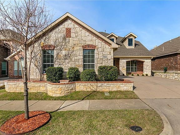 2nd image of 3908 La Tierra Linda Trl