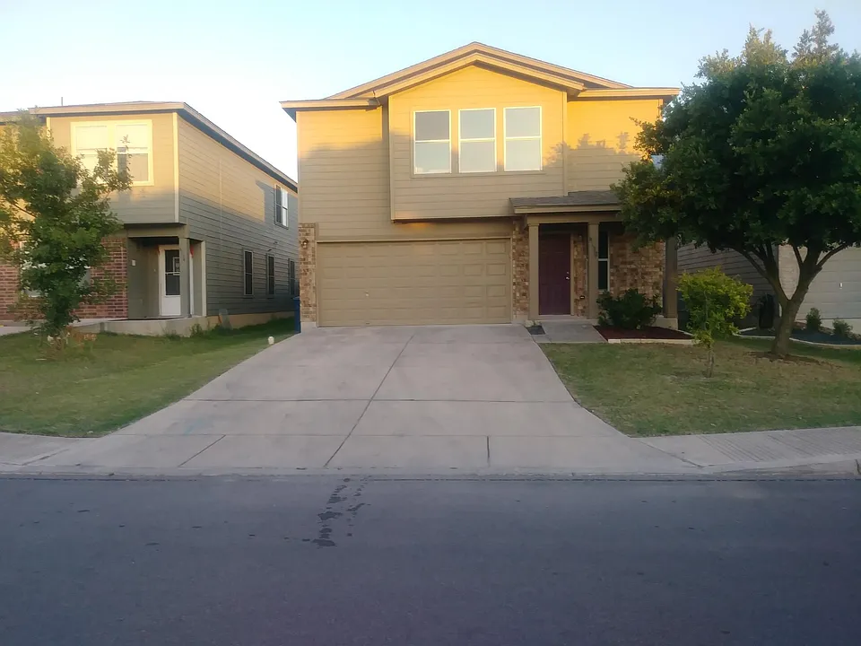 6130 Wisteria Hl #1