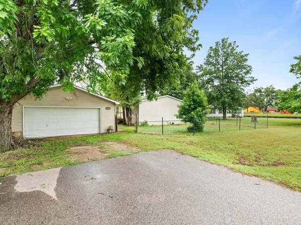 7048 Shahin Dr, Haysville, KS 67060