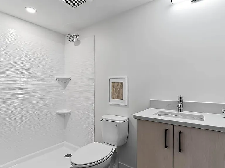 1700 N Manhattan Ave #109 — Photo 9