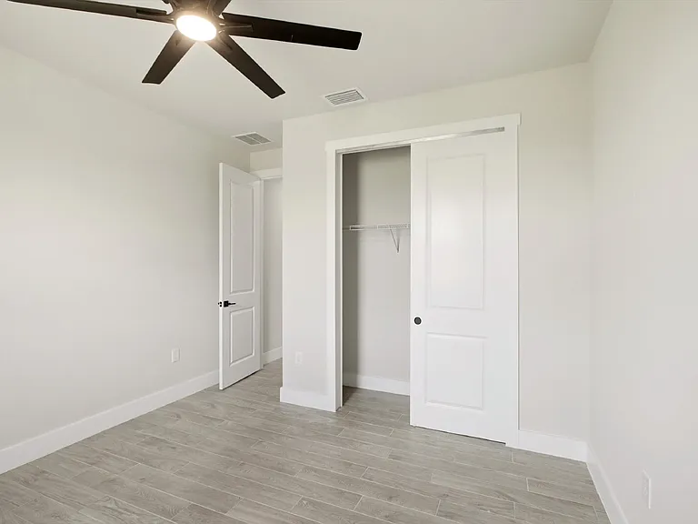 3750 NE 13th Ave — Photo 22