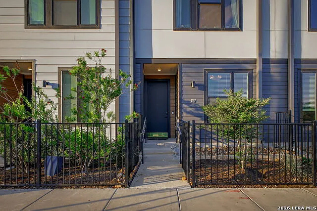 719 E Locust St #4107 — Photo 2